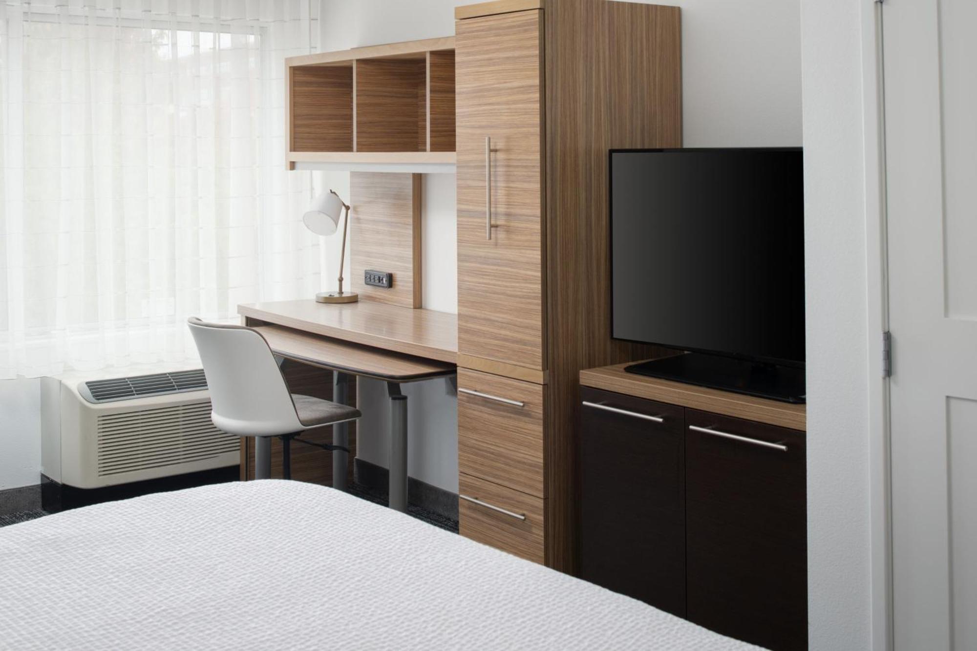 Towneplace Suites By Marriott Olympia Exterior photo